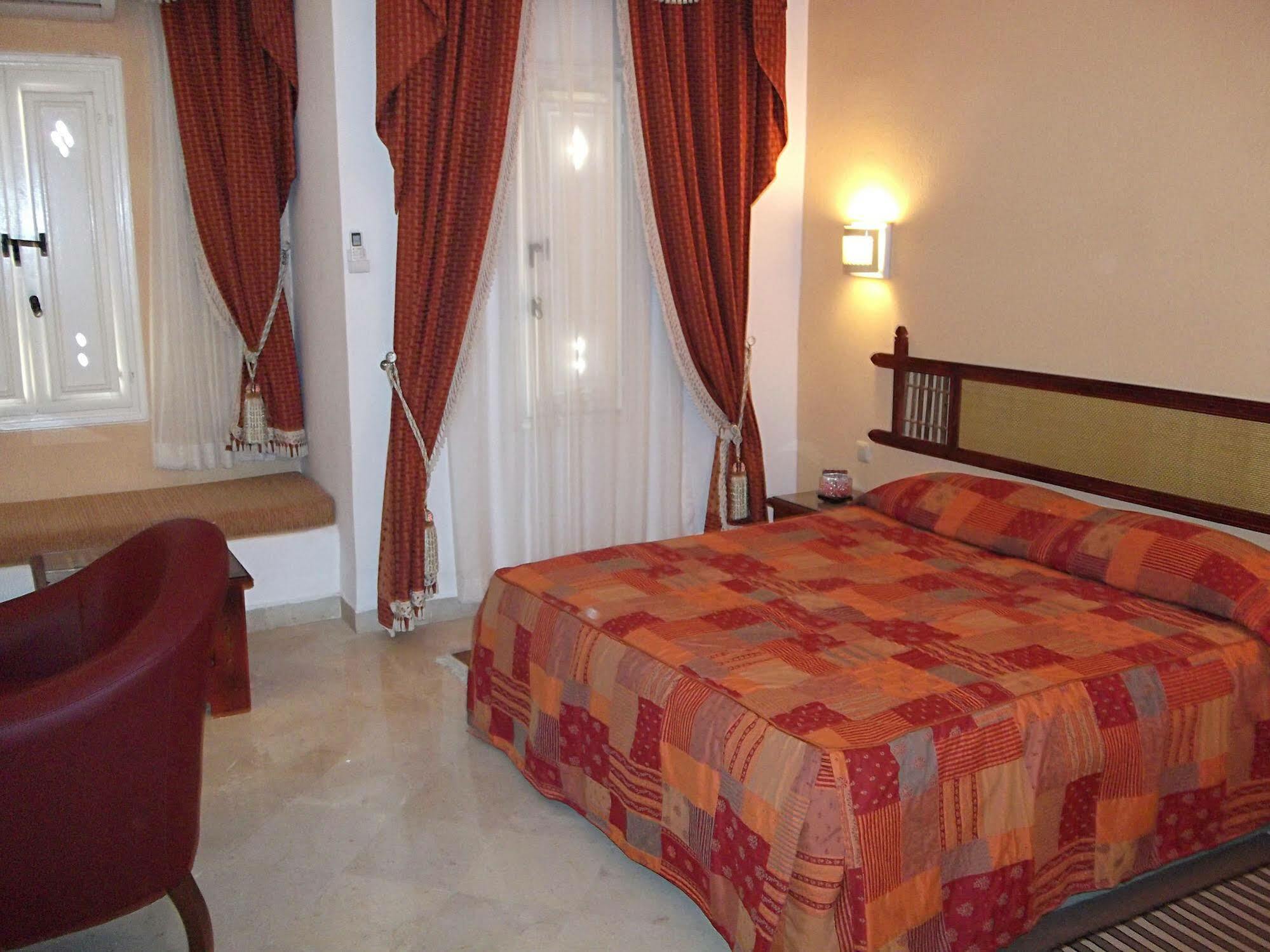 فندق Sun Palm دوز المظهر الخارجي الصورة
